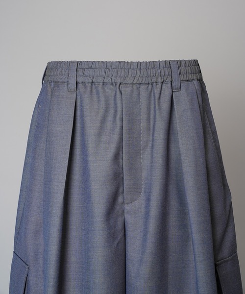MAISON SPECIAL(メゾンスペシャル)の「《UNISEX》4 Colors Chambray Washable Wool Prime-Wide Cargo Pants/4色シャンブレーウォッシャブルウールプライムワイドカーゴパンツ【MAISON SPECIAL/メゾンスペシャル】(カーゴパンツ・メンズ・チャコールグレー/グレー/ブルー/ブラック/ホワイト/ダークネイビー/ダークブルー・0/1/2)」の22枚目の写真