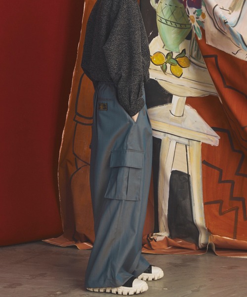 MAISON SPECIAL(メゾンスペシャル)の「《UNISEX》4 Colors Chambray Washable Wool Prime-Wide Cargo Pants/4色シャンブレーウォッシャブルウールプライムワイドカーゴパンツ【MAISON SPECIAL/メゾンスペシャル】(カーゴパンツ・メンズ・チャコールグレー/グレー/ブルー/ブラック/ホワイト/ダークネイビー/ダークブルー・0/1/2)」の13枚目の写真