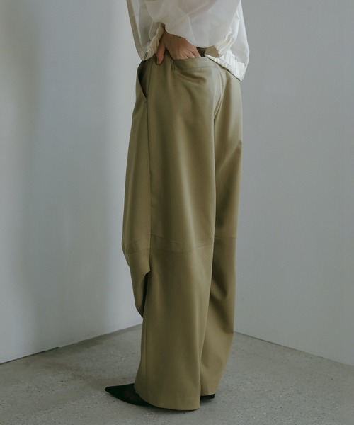MANOF(マノフ)の「CHAMBRAY TUCK PANTS(その他パンツ・レディース・ベージュ/ブラック・S/M)」の7枚目の写真