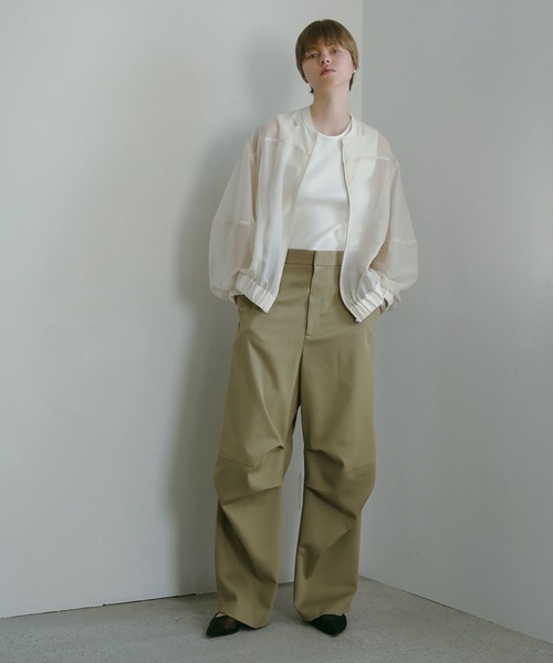 MANOF(マノフ)の「CHAMBRAY TUCK PANTS(その他パンツ・レディース・ベージュ/ブラック・S/M)」の3枚目の写真