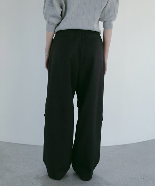 MANOF(マノフ)の「CHAMBRAY TUCK PANTS(その他パンツ・レディース・ベージュ/ブラック・S/M)」の14枚目の写真