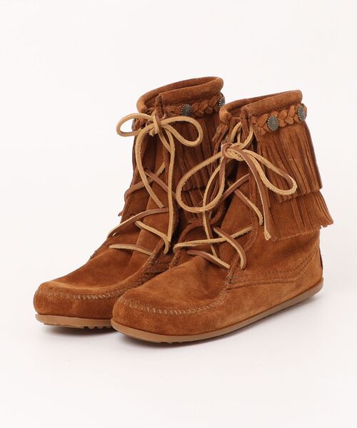 Minnetonka(ミネトンカ)の「【RS】【ミネトンカ MINNETONKA】 ダブルフリンジ トランパー ブーツ DOUBLE FRINGE TRAMPER BOOTS レディース(ブーツ・レディース・ブラウン・21.5㎝)」の1枚目の写真