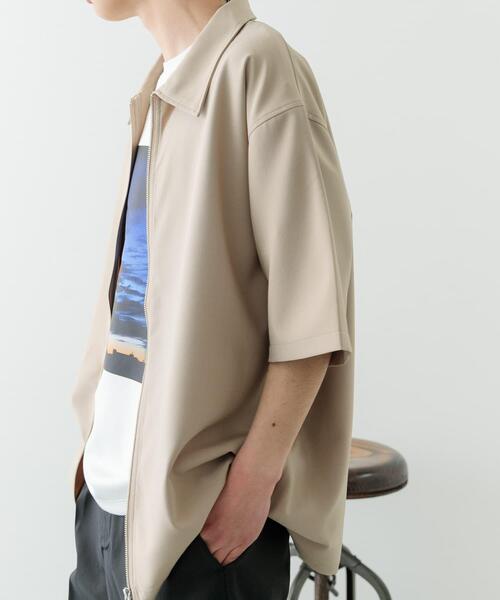 ITEMS URBANRESEARCH（アイテムズ アーバンリサーチ）の「2wayストレッチジップアップ半袖シャツ（シャツ/ブラウス・メンズ・ブラック/グレー/ベージュ/ネイビー/ライトベージュ・MEDIUM/LARGE）」の8枚目の写真