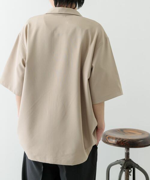 ITEMS URBANRESEARCH（アイテムズ アーバンリサーチ）の「2wayストレッチジップアップ半袖シャツ（シャツ/ブラウス・メンズ・ブラック/グレー/ベージュ/ネイビー/ライトベージュ・MEDIUM/LARGE）」の9枚目の写真