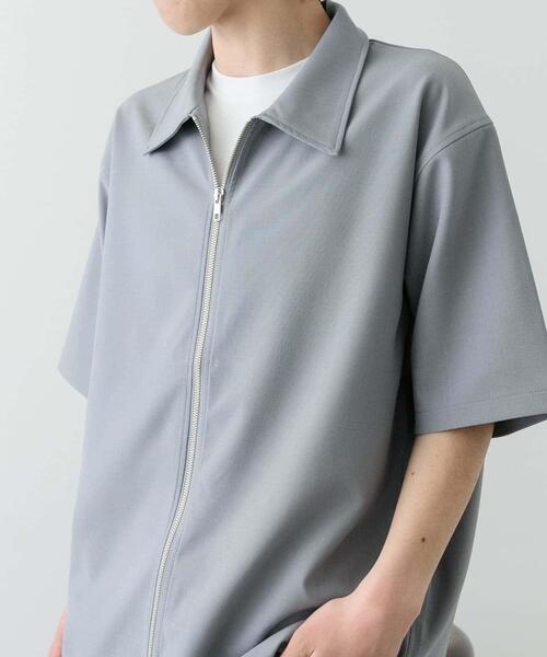 ITEMS URBANRESEARCH（アイテムズ アーバンリサーチ）の「2wayストレッチジップアップ半袖シャツ（シャツ/ブラウス・メンズ・ブラック/グレー/ベージュ/ネイビー/ライトベージュ・MEDIUM/LARGE）」の17枚目の写真