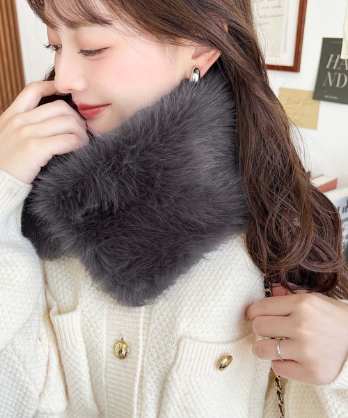 moment+（モーメントプラス）の「フェイクファーティペット（マフラー・レディース・ブラック/アイボリー/レッド/ピンク/パープル/ベージュ/モカ/ブルー/チャコールグレー/グレー・M）」の3枚目の写真