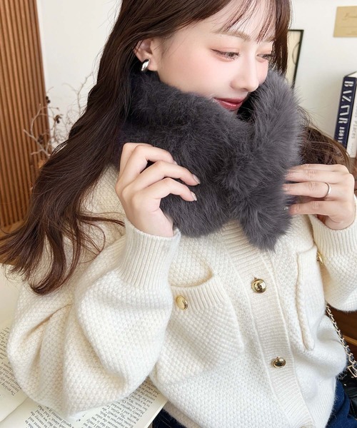 moment+（モーメントプラス）の「フェイクファーティペット（マフラー・レディース・ブラック/アイボリー/レッド/ピンク/パープル/ベージュ/モカ/ブルー/チャコールグレー/グレー・M）」の11枚目の写真