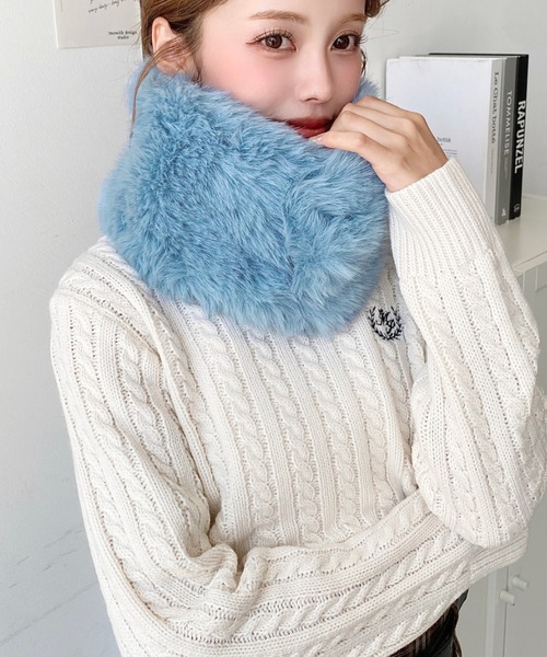 moment+（モーメントプラス）の「フェイクファーティペット（マフラー・レディース・ブラック/アイボリー/レッド/ピンク/パープル/ベージュ/モカ/ブルー/チャコールグレー/グレー・M）」の21枚目の写真