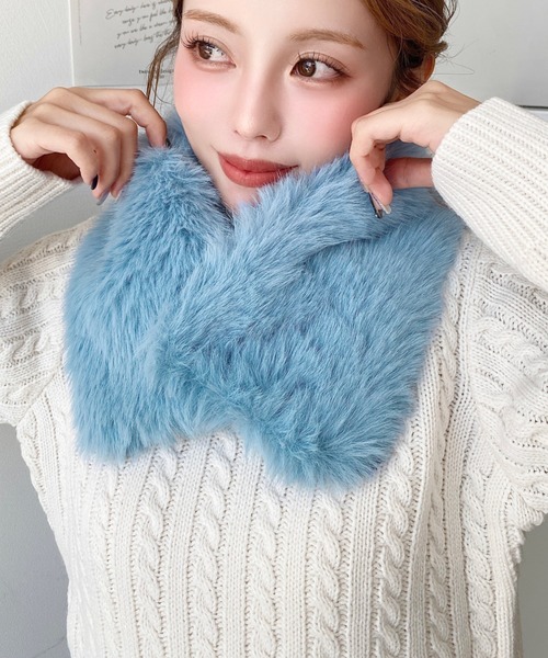 moment+（モーメントプラス）の「フェイクファーティペット（マフラー・レディース・ブラック/アイボリー/レッド/ピンク/パープル/ベージュ/モカ/ブルー/チャコールグレー/グレー・M）」の22枚目の写真