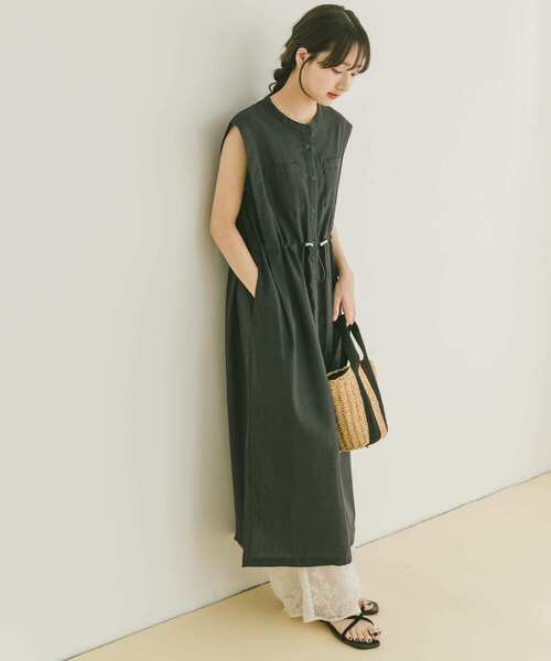 ITEMS URBANRESEARCH（アイテムズ アーバンリサーチ）の「ウエストドロストノースリワンピース（ワンピース・レディース・グリーン/ネイビー/ライトブラウン・FREE）」の3枚目の写真