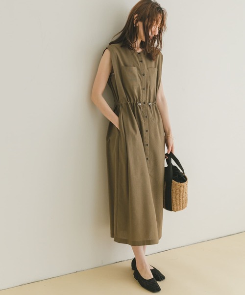 ITEMS URBANRESEARCH（アイテムズ アーバンリサーチ）の「ウエストドロストノースリワンピース（ワンピース・レディース・グリーン/ネイビー/ライトブラウン・FREE）」の7枚目の写真