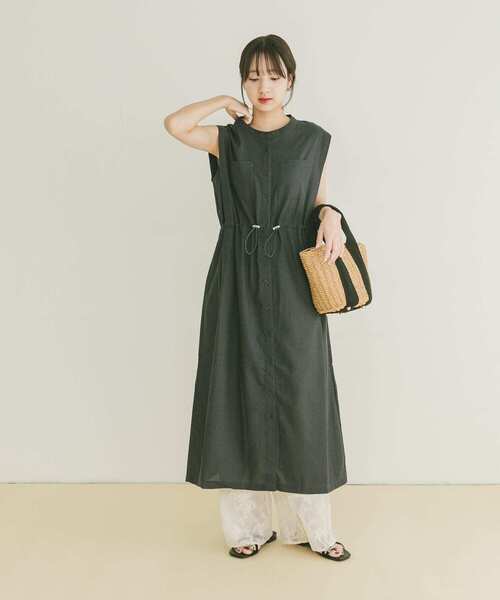 ITEMS URBANRESEARCH（アイテムズ アーバンリサーチ）の「ウエストドロストノースリワンピース（ワンピース・レディース・グリーン/ネイビー/ライトブラウン・FREE）」の19枚目の写真