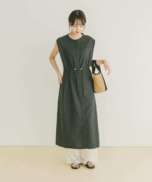 ITEMS URBANRESEARCH（アイテムズ アーバンリサーチ）の「ウエストドロストノースリワンピース（ワンピース・レディース・グリーン/ネイビー/ライトブラウン・FREE）」の20枚目の写真
