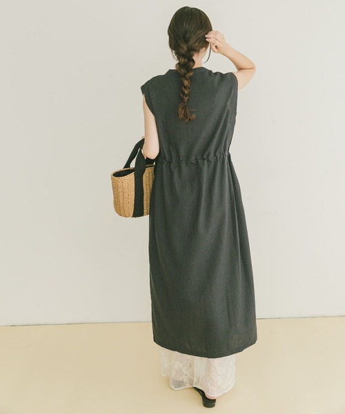 ITEMS URBANRESEARCH（アイテムズ アーバンリサーチ）の「ウエストドロストノースリワンピース（ワンピース・レディース・グリーン/ネイビー/ライトブラウン・FREE）」の21枚目の写真