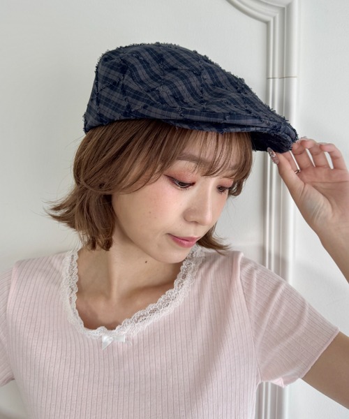 SOLLON.(ソルロン)の「チェック柄フリンジハンチング帽(ハンチング/ベレー帽・レディース・ネイビー/ベージュ/ブラウン・FREE)」の3枚目の写真
