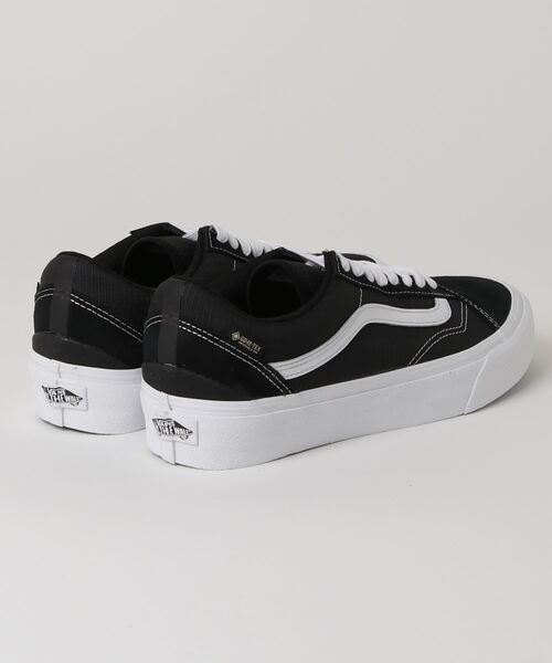 VANS(バンズ)の「OLD SKOOL GORE-TEX(スニーカー・メンズ・ブラック・26.0cm/26.5cm/27.0cm/27.5cm/28.0cm/25.5cm/28.5cm)」の2枚目の写真