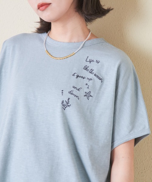 CUBE SUGAR（キューブシュガー）の「32/-スラブ天竺ロゴ刺繍ドルマンTシャツ（Tシャツ/カットソー・レディース・ブルー/オレンジ/ナチュラル/スミクロ・M）」の3枚目の写真