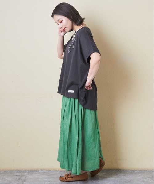 CUBE SUGAR（キューブシュガー）の「32/-スラブ天竺ロゴ刺繍ドルマンTシャツ（Tシャツ/カットソー・レディース・ブルー/オレンジ/ナチュラル/スミクロ・M）」の12枚目の写真