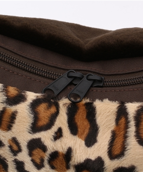 HEAD PORTER（ヘッドポーター）の「MOMBASA/SHOULDER BAG（ショルダーバッグ・メンズ・レオパード/その他1・FREE）」の8枚目の写真