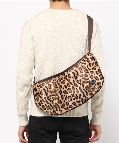 HEAD PORTER（ヘッドポーター）の「MOMBASA/SHOULDER BAG（ショルダーバッグ・メンズ・レオパード/その他1・FREE）」の12枚目の写真