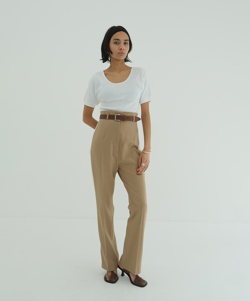 CLANE(クラネ)の「SCOOP LINE RIB TOPS(Tシャツ/カットソー・レディース・ホワイト/ブラック・2/1)」の6枚目の写真