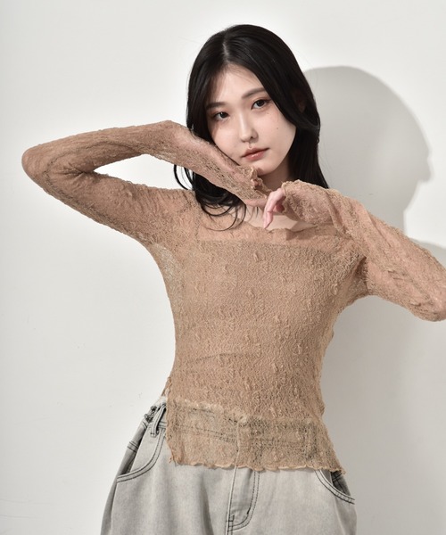 Y/lim(イリム)の「裾スリットメッシュレーストップス(Tシャツ/カットソー・レディース・オフホワイト/ブラック/ベージュ/グレイッシュベージュ・M/L)」の4枚目の写真