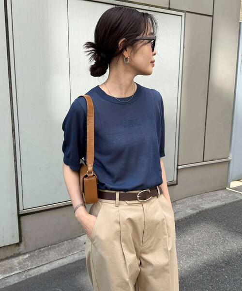 fredy emue（フレディエミュ）の「シアー刺繍ロゴニットプルオーバー（ニット/セーター・レディース・ベージュ/ネイビー/イエロー・38）」の5枚目の写真