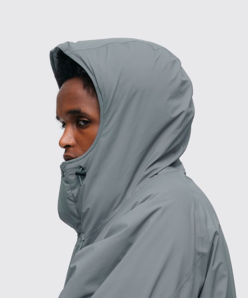 WILD THINGS（ワイルドシングス）の「マカルジャケット│MAKALU JACKET（マウンテンパーカー・メンズ・ブラック/グレー・L/M）」の13枚目の写真