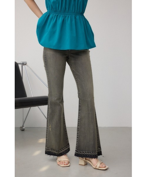 AZUL by moussy（アズールバイマウジー）の「【身長/骨格別着用画像あり】AZUL DENIM デザインフレアデニム（デニムパンツ・レディース・ブラック/ブルー・SMALL/MEDIUM）」の3枚目の写真
