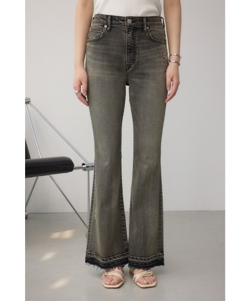 AZUL by moussy（アズールバイマウジー）の「【身長/骨格別着用画像あり】AZUL DENIM デザインフレアデニム（デニムパンツ・レディース・ブラック/ブルー・SMALL/MEDIUM）」の6枚目の写真