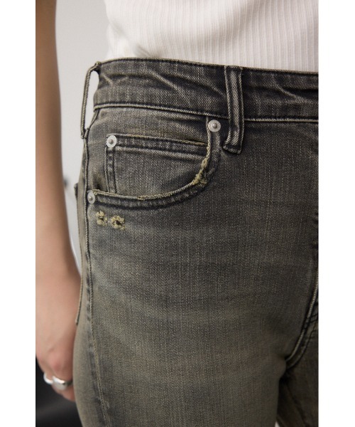 AZUL by moussy（アズールバイマウジー）の「【身長/骨格別着用画像あり】AZUL DENIM デザインフレアデニム（デニムパンツ・レディース・ブラック/ブルー・SMALL/MEDIUM）」の12枚目の写真