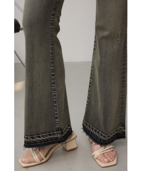 AZUL by moussy（アズールバイマウジー）の「【身長/骨格別着用画像あり】AZUL DENIM デザインフレアデニム（デニムパンツ・レディース・ブラック/ブルー・SMALL/MEDIUM）」の13枚目の写真