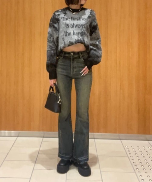 AZUL by moussy（アズールバイマウジー）の「【身長/骨格別着用画像あり】AZUL DENIM デザインフレアデニム（デニムパンツ・レディース・ブラック/ブルー・SMALL/MEDIUM）」の15枚目の写真