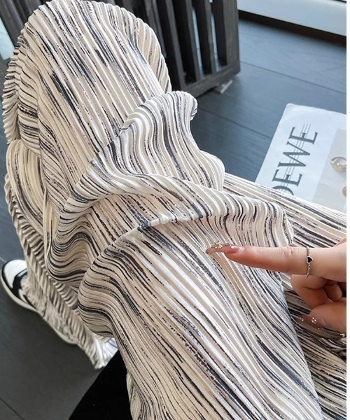 Per sist ence（パーシエンス）の「ニュアンスカラープリーツリラックスパンツ（その他パンツ・レディース・ピンク/ブラック/ブルー/アイボリー・ONE SIZE）」の8枚目の写真