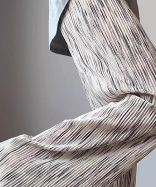 Per sist ence（パーシエンス）の「ニュアンスカラープリーツリラックスパンツ（その他パンツ・レディース・ピンク/ブラック/ブルー/アイボリー・ONE SIZE）」の7枚目の写真