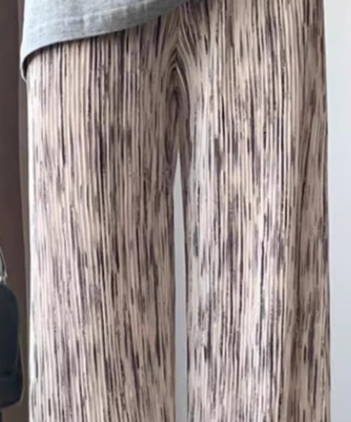 Per sist ence（パーシエンス）の「ニュアンスカラープリーツリラックスパンツ（その他パンツ・レディース・ピンク/ブラック/ブルー/アイボリー・ONE SIZE）」の6枚目の写真