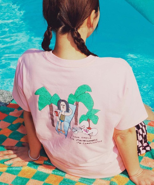 VANS(バンズ)の「RIROO ウィメンズ RABBIT Tシャツ(Tシャツ/カットソー・レディース・ホワイト/ピンク・SMALL/MEDIUM/LARGE/X-SMALL/X-LARGE)」の2枚目の写真