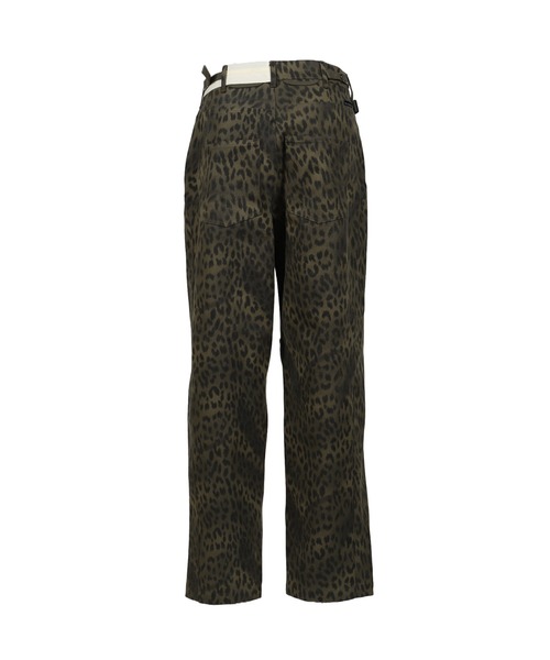 ANDERSSON BELL（アンダースンベル）の「UNISEX LEOPARD CROSS-OVER WIDE JEANS（その他パンツ・レディース・レオパード・26inch）」の2枚目の写真