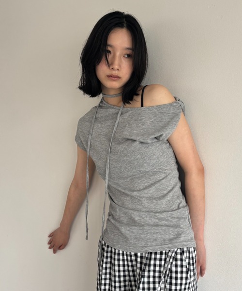 FUULLY STUDIO(フーリィーステューディオ)の「マルチウェイオフショルコードトップス(Tシャツ/カットソー・レディース・ホワイト/ネイビー/グレー・FREE)」の4枚目の写真