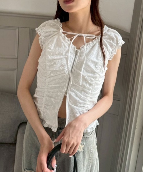 OLIVE des OLIVE(オリーブデオリーブ)の「フリルリボンジップトップス(シャツ/ブラウス・レディース・レッド/グレー/オフホワイト・FREE)」の4枚目の写真