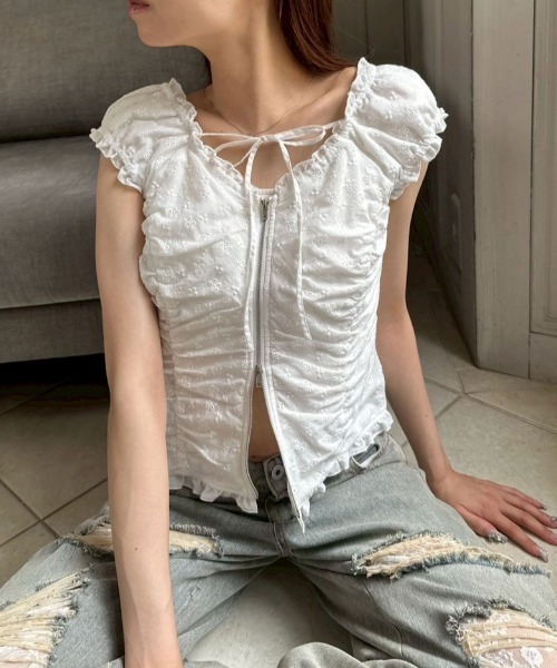 OLIVE des OLIVE(オリーブデオリーブ)の「フリルリボンジップトップス(シャツ/ブラウス・レディース・レッド/グレー/オフホワイト・FREE)」の5枚目の写真