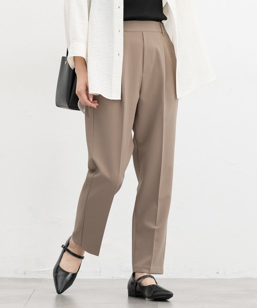 Honeys（ハニーズ）の「【美ージー・ストレッチ・マシンウォッシャブル・イージーケア】美ージーテーパード（股下６３ｃｍ）（スラックス・レディース・ダークベージュ/ヘザーチャコール/グリーン/ブラック/ネイビー/キャメル・SS/3L/LL/L/M/S）」の4枚目の写真