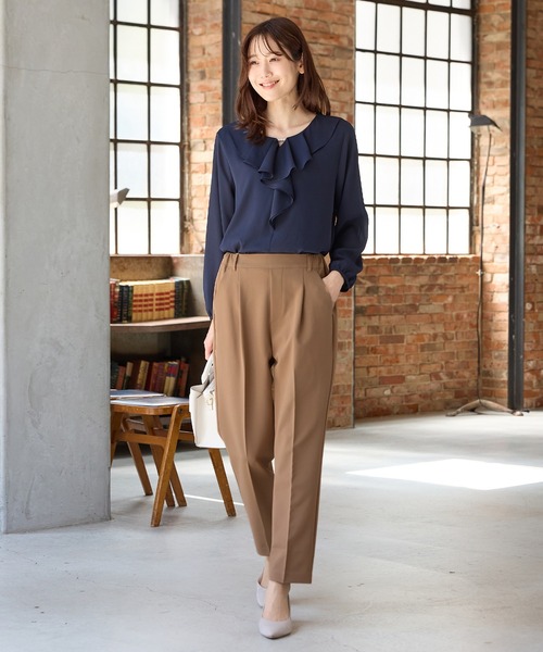 Honeys（ハニーズ）の「【美ージー・ストレッチ・マシンウォッシャブル・イージーケア】美ージーテーパード（股下６３ｃｍ）（スラックス・レディース・ダークベージュ/ヘザーチャコール/グリーン/ブラック/ネイビー/キャメル・SS/3L/LL/L/M/S）」の8枚目の写真