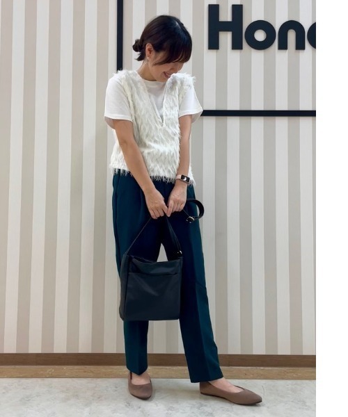 Honeys（ハニーズ）の「【美ージー・ストレッチ・マシンウォッシャブル・イージーケア】美ージーテーパード（股下６３ｃｍ）（スラックス・レディース・ダークベージュ/ヘザーチャコール/グリーン/ブラック/ネイビー/キャメル・SS/3L/LL/L/M/S）」の17枚目の写真