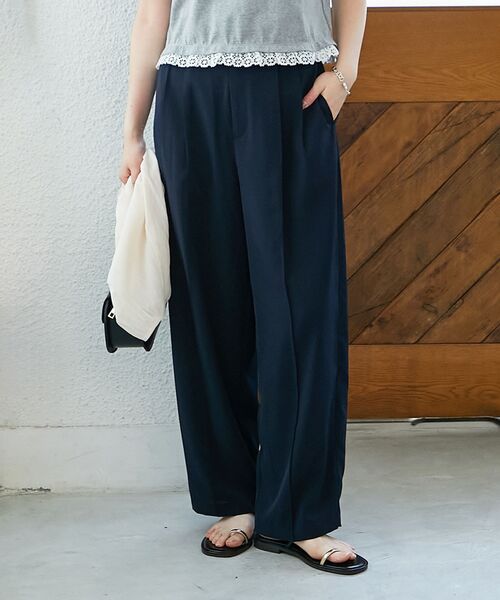 le.coeur blanc(ルクールブラン)の「サスペンダーカーブパンツ(その他パンツ・レディース・ネイビー/ベージュ・38/36)」の1枚目の写真