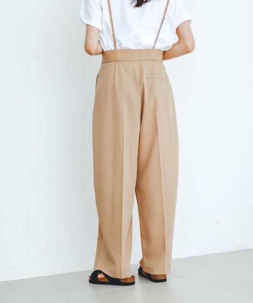 le.coeur blanc(ルクールブラン)の「サスペンダーカーブパンツ(その他パンツ・レディース・ネイビー/ベージュ・38/36)」の7枚目の写真