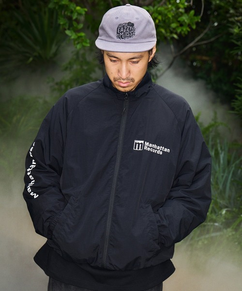 TENGA(テンガ)の「TENGA×Manhattan Records TRAINING JKT(ナイロンジャケット・メンズ・ブラック・LARGE/MEDIUM)」の4枚目の写真
