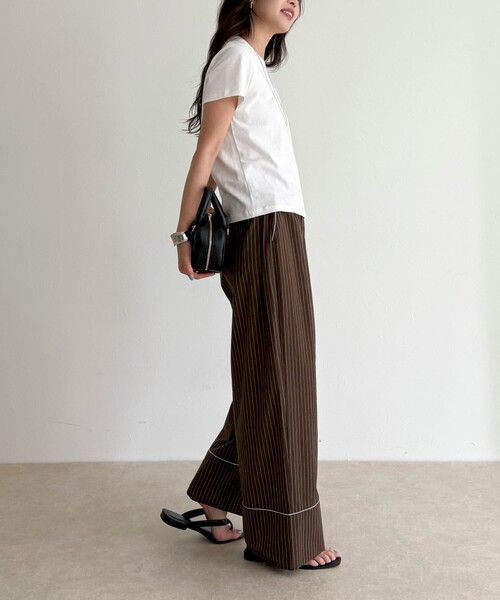 fredy emue(フレディエミュ)の「ボーダー/無地ワンポイントロゴコンパクトTシャツ(Tシャツ/カットソー・レディース・ブラック/オフホワイト/ホワイト系その他/ベージュ系その他・38)」の17枚目の写真