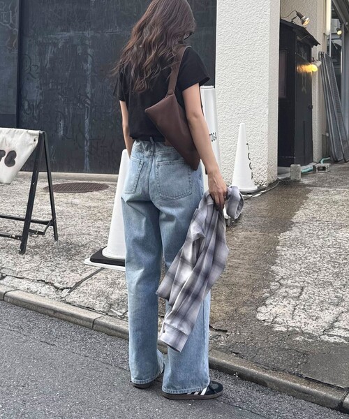 fredy emue(フレディエミュ)の「ボーダー/無地ワンポイントロゴコンパクトTシャツ(Tシャツ/カットソー・レディース・ブラック/オフホワイト/ホワイト系その他/ベージュ系その他・38)」の5枚目の写真