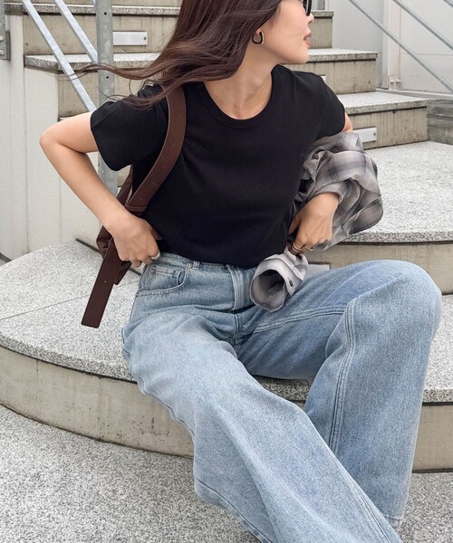 fredy emue(フレディエミュ)の「ボーダー/無地ワンポイントロゴコンパクトTシャツ(Tシャツ/カットソー・レディース・ブラック/オフホワイト/ホワイト系その他/ベージュ系その他・38)」の9枚目の写真